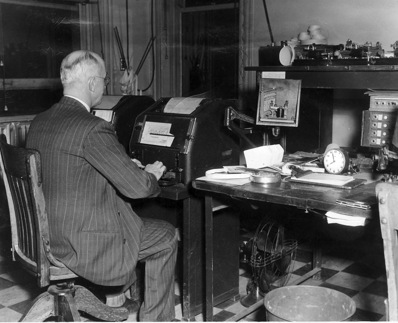 Clinton communications 1948.jpg